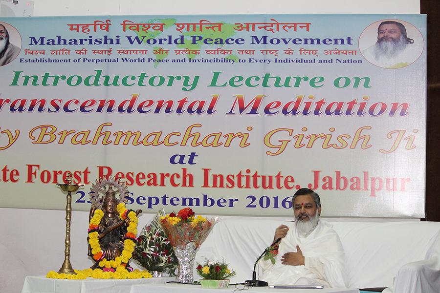 Brahmachari Girish Ji has given introductory talk on Transcendental Meditation at State Forest Research Institute, Madhya Pradesh. Scientists, Research Scholars and Staff has attended with other dignitaries of the city.
